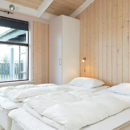 Nice Home In Hjorring With Sauna بيت للعطل *